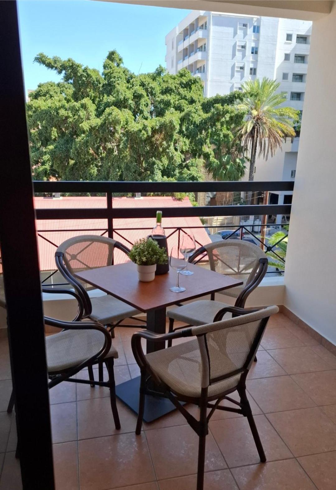 By The Way Apartment 1 Λάρνακα Εξωτερικό φωτογραφία